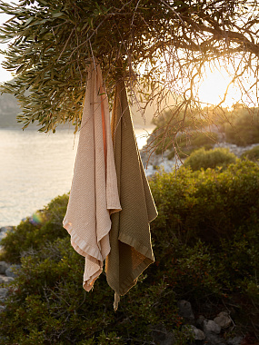 картинка Полотенце банное из умягченной вафли кремового цвета из коллекции Essential, 70x140 см от магазина Tkano