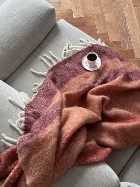 картинка Плед мохеровый Over Horizon терракотового цвета из коллекции Trendy Ruffles от магазина Tkano