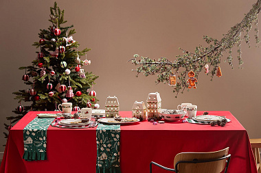 картинка Салфетка под приборы Trendy Christmas зеленого цвета из коллекции New Year Essential от магазина Tkano