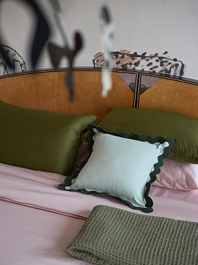 картинка Чехол на подушку с контрастным кантом зеленого цвета из коллекции Trendy Ruffles, 40х40 см от магазина Tkano