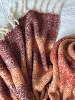 картинка Плед мохеровый Over Horizon терракотового цвета из коллекции Trendy Ruffles от магазина Tkano