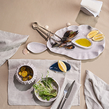 картинка Набор для сервировки Oyster shell синего цвета из коллекции Sea treasures от магазина Tkano