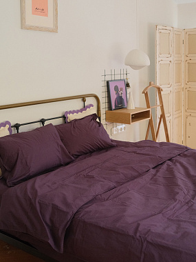 картинка Комплект постельного белья из стираного перкаля сливового цвета из коллекции Essential от магазина Tkano