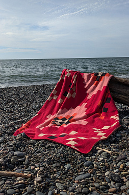 картинка Плед из хлопка по мотивам башкирских орнаментов из коллекции Cultural Heritage от магазина Tkano