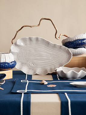 картинка Блюдо сервировочное Clams серого цвета из коллекции Sea treasures от магазина Tkano