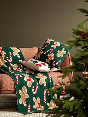 картинка Подушка вязаная с новогодним рисунком Gingerman из коллекции New Year Essential, 45x45 см от магазина Tkano